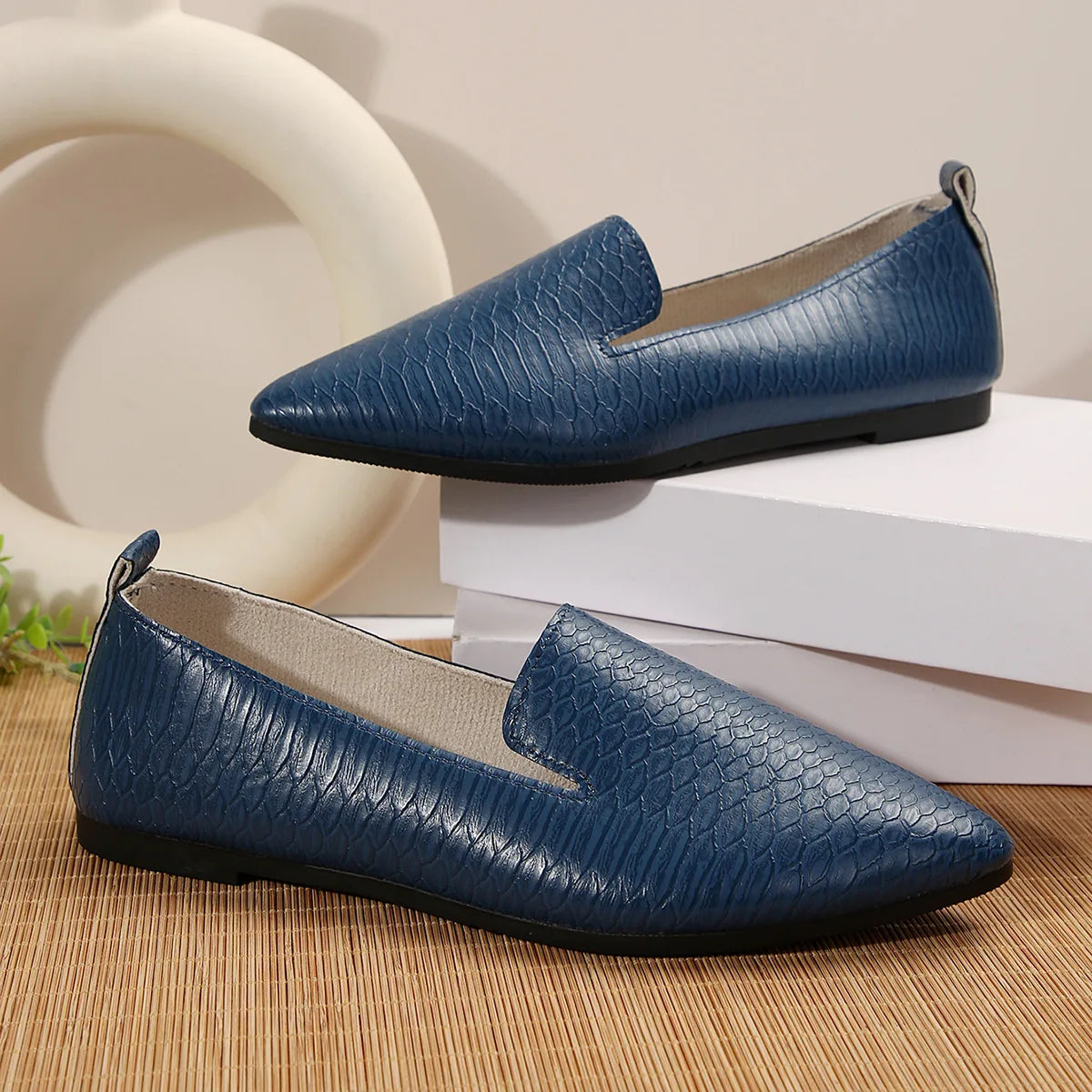 Women's Shoes PU Leather Loafers Ballet Flats Pointed Toe Barefoot Slip-on Casual Low Heel Fashion Stone Pattern Woman Flat Shoe